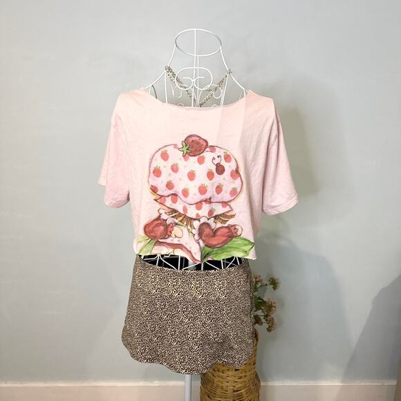 The cutest vintage y2k strawberry shortcake off the shoulder top - Picture 5 of 7